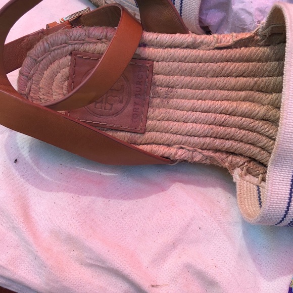 Tory Burch Espadrille. - Picture 2 of 4